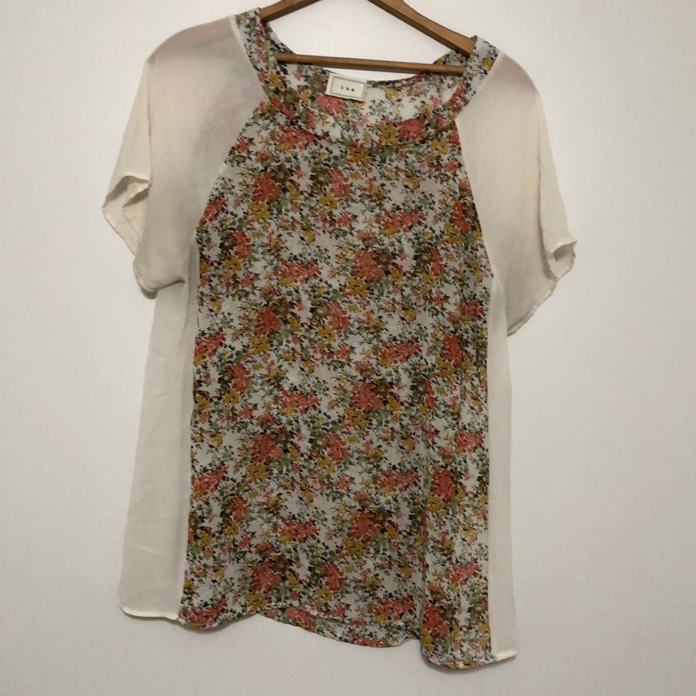 FINAL PRICE Tua Fashions Floral Blouse